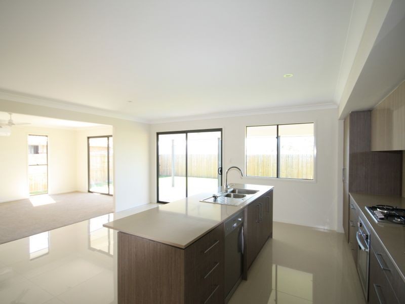 52 Combs Street, Yarrabilba QLD 4207