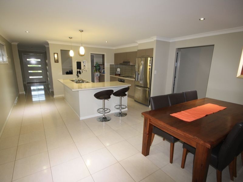 5 Huggins Avenue, Yarrabilba QLD 4207