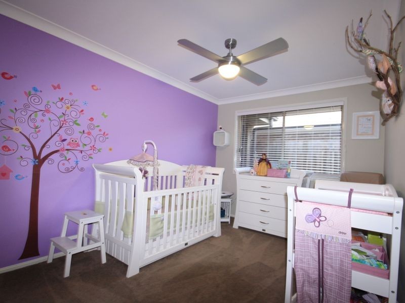 5 Huggins Avenue, Yarrabilba QLD 4207