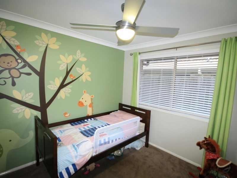 5 Huggins Avenue, Yarrabilba QLD 4207