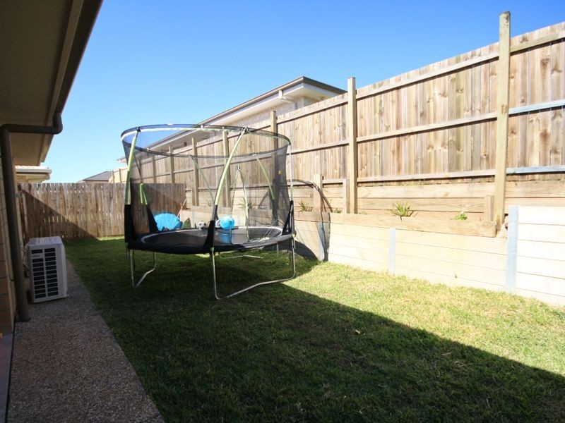 5 Huggins Avenue, Yarrabilba QLD 4207