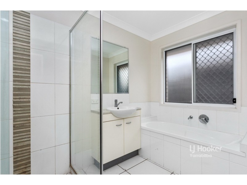 6 Babich Court, Holmview QLD 4207