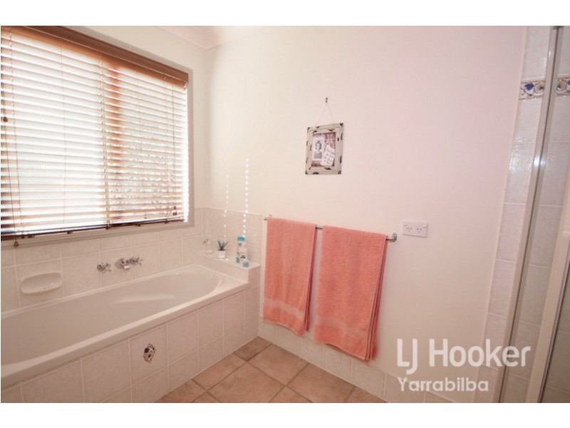 15 Walker Drive, Kooralbyn QLD 4285