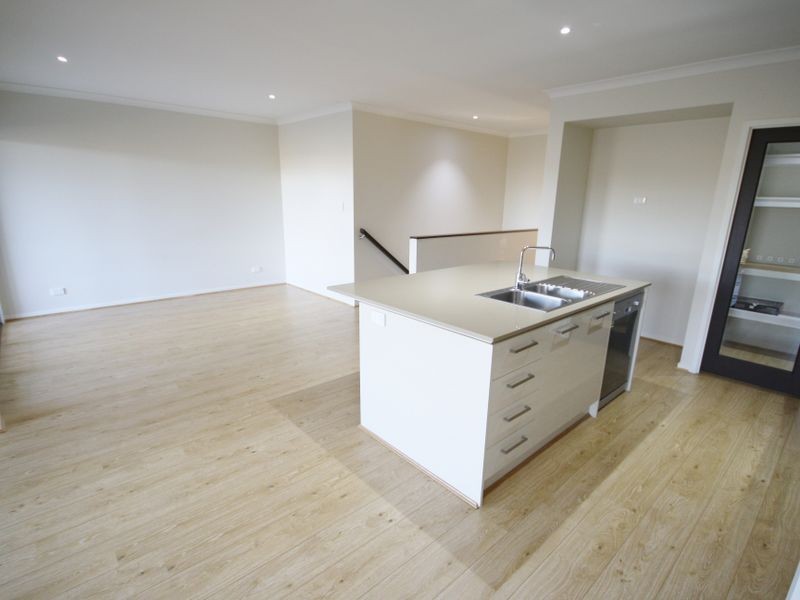 4 Peak Lane, Yarrabilba QLD 4207