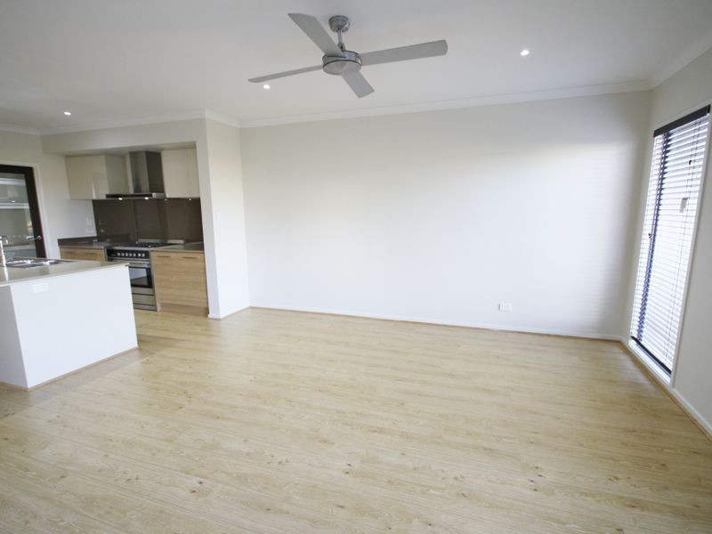 4 Peak Lane, Yarrabilba QLD 4207