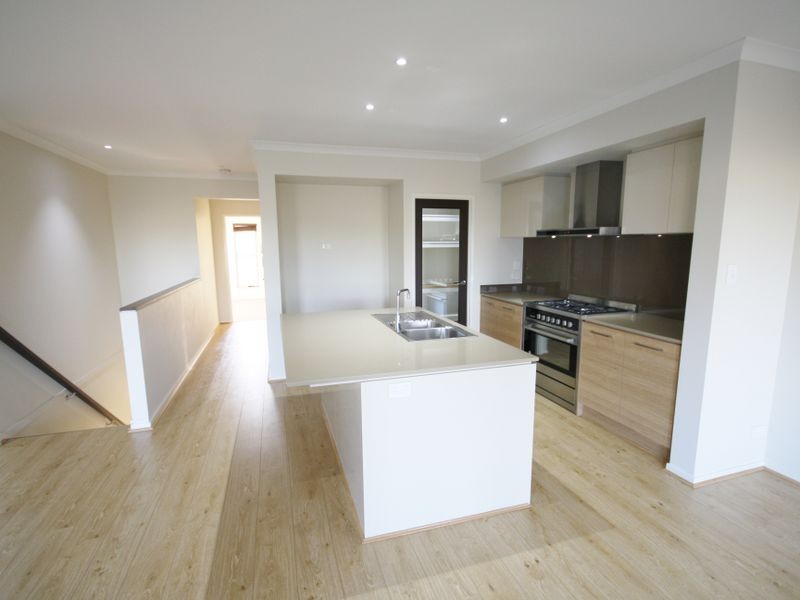4 Peak Lane, Yarrabilba QLD 4207