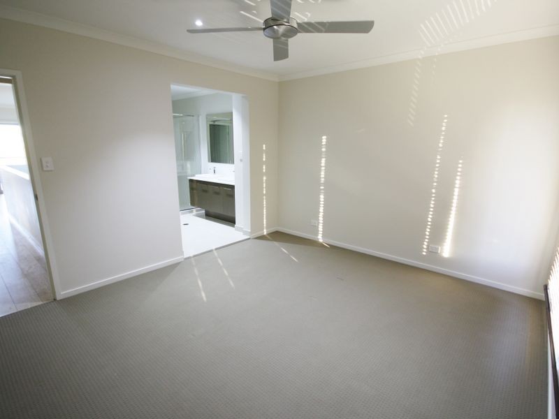 4 Peak Lane, Yarrabilba QLD 4207