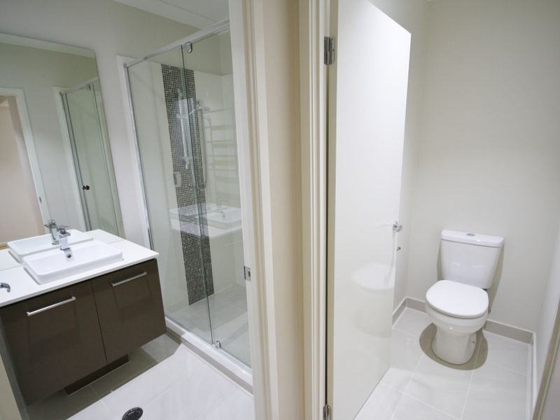 4 Peak Lane, Yarrabilba QLD 4207