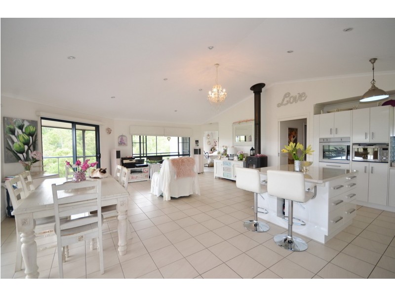 53 White Place, Kooralbyn QLD 4285