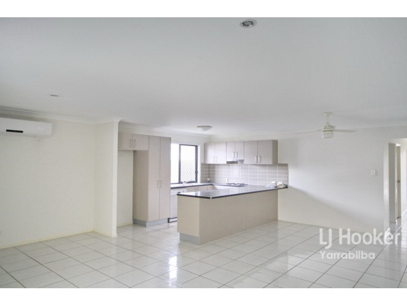 8 Aspect Place, Pacific Pines QLD 4211