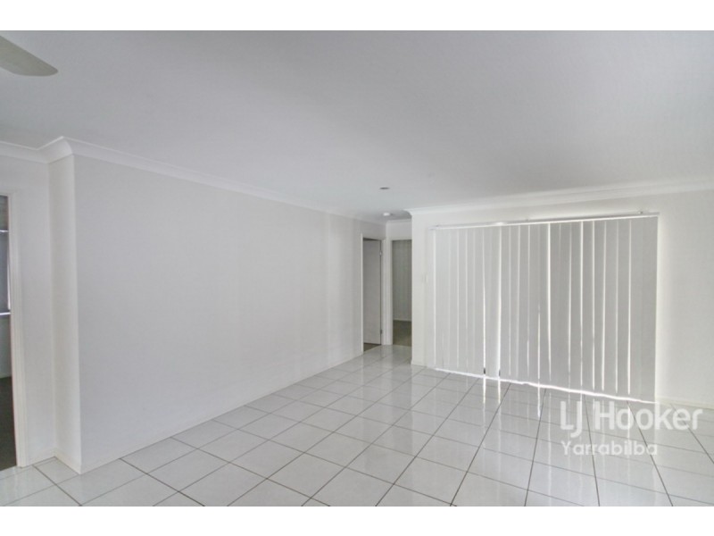 8 Aspect Place, Pacific Pines QLD 4211