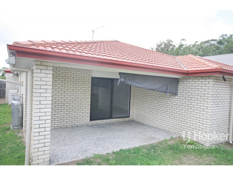 8 Aspect Place, Pacific Pines QLD 4211