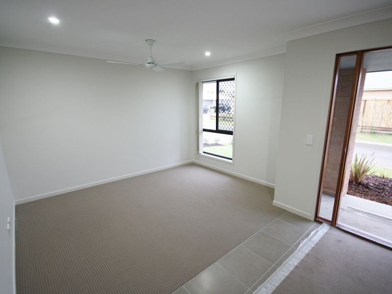3 Moonstone Lane, Logan Reserve QLD 4133