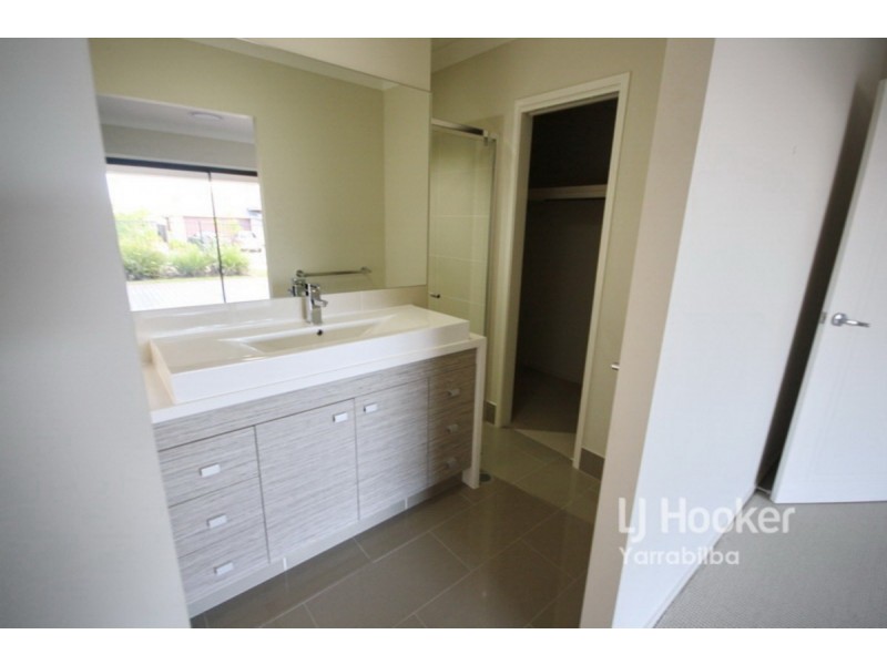 15 Autumnfield Avenue, Yarrabilba QLD 4207