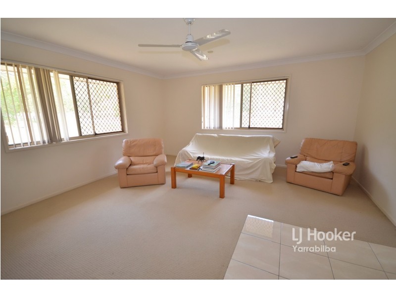 16 Smales Close, Kooralbyn QLD 4285