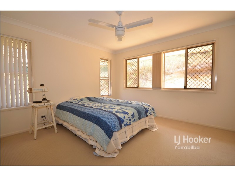 16 Smales Close, Kooralbyn QLD 4285