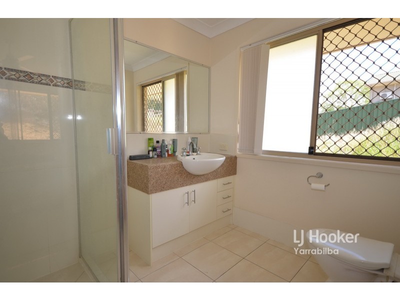 16 Smales Close, Kooralbyn QLD 4285