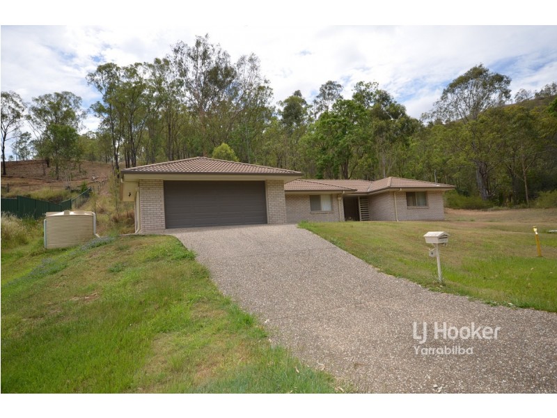 16 Smales Close, Kooralbyn QLD 4285