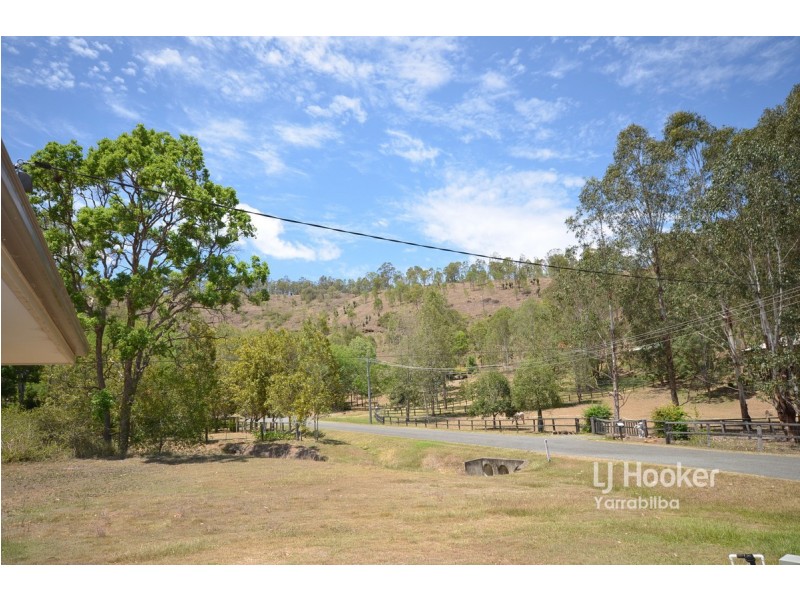 16 Smales Close, Kooralbyn QLD 4285