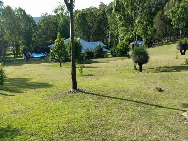 30 Smales Close, Kooralbyn QLD 4285