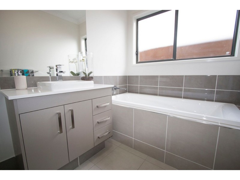 16 Shilin Street, Yarrabilba QLD 4207