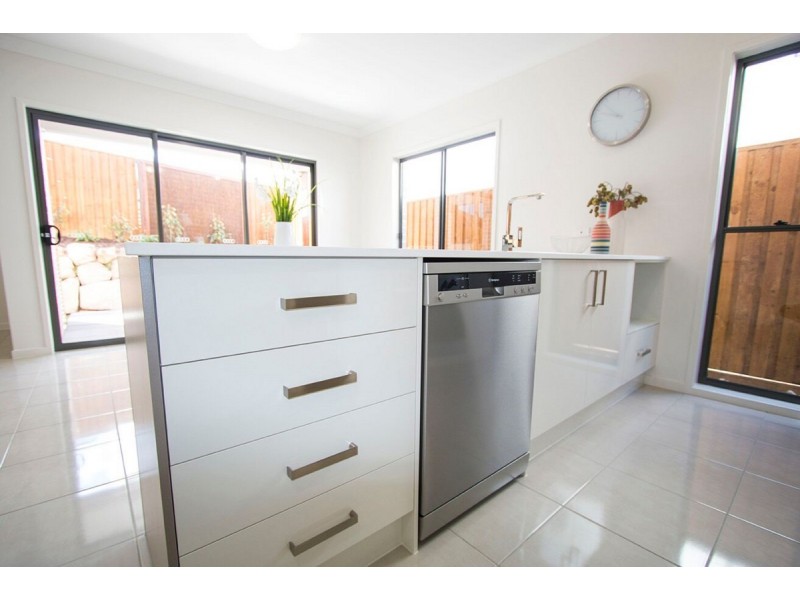 16 Shilin Street, Yarrabilba QLD 4207