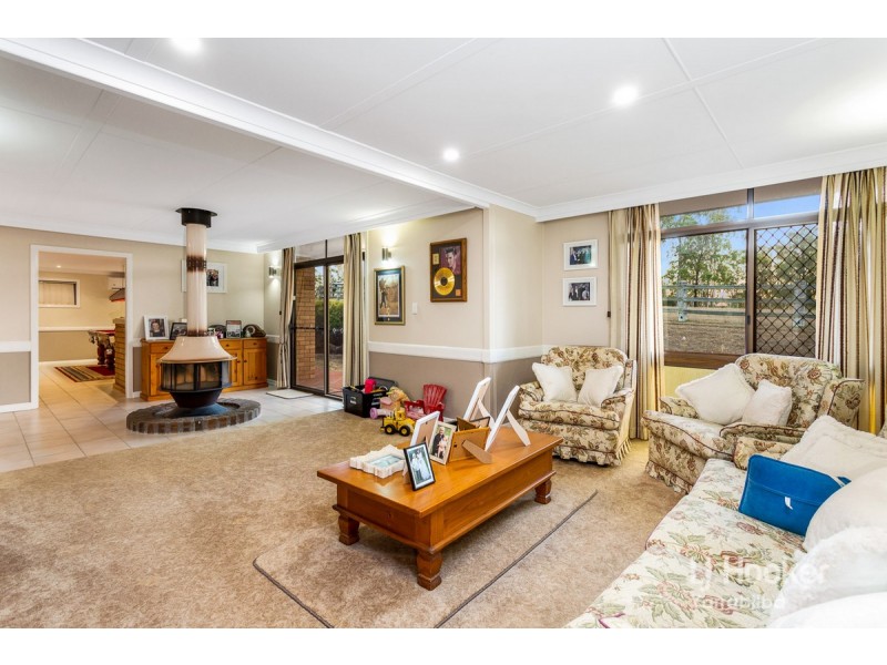 834 Mundoolun Connection Road, Tamborine QLD 4270