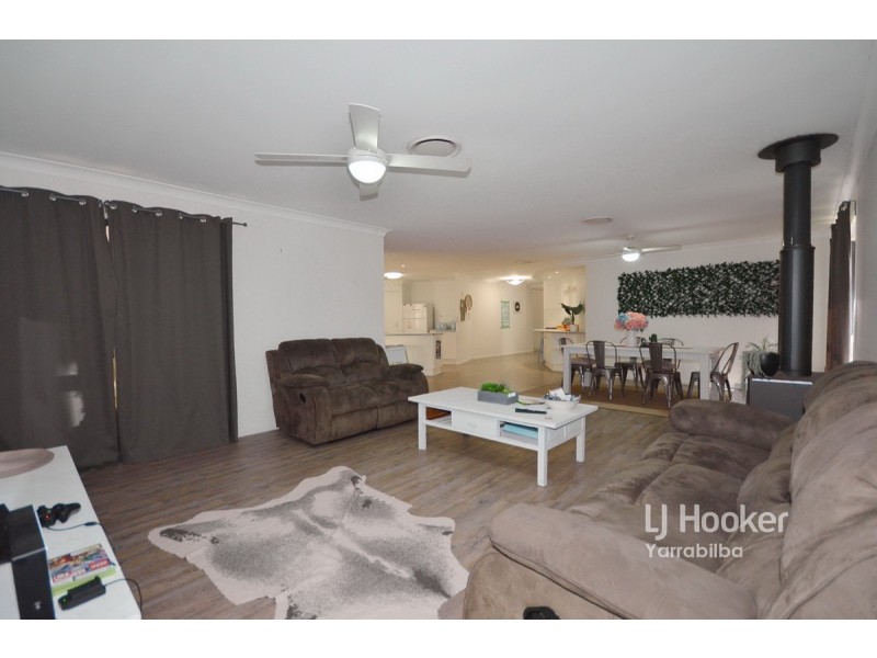 30 Smales Close, Kooralbyn QLD 4285