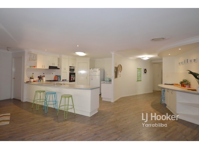 30 Smales Close, Kooralbyn QLD 4285