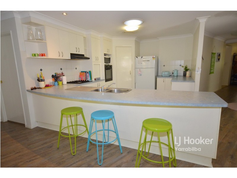 30 Smales Close, Kooralbyn QLD 4285