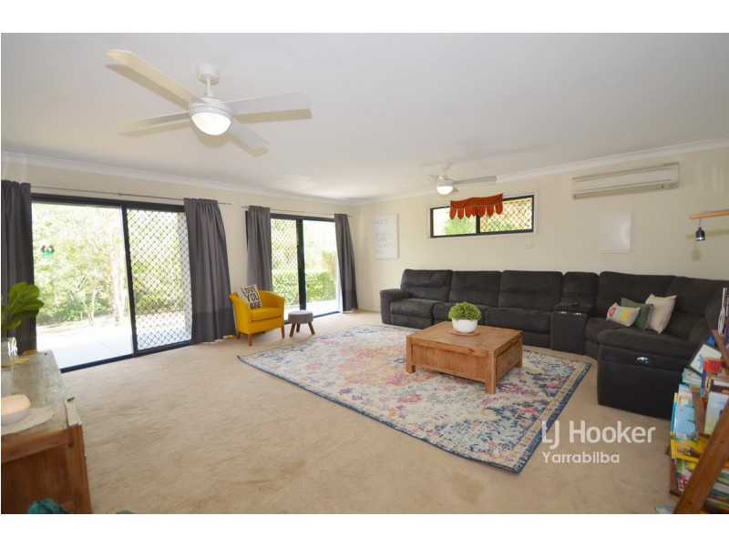 30 Smales Close, Kooralbyn QLD 4285