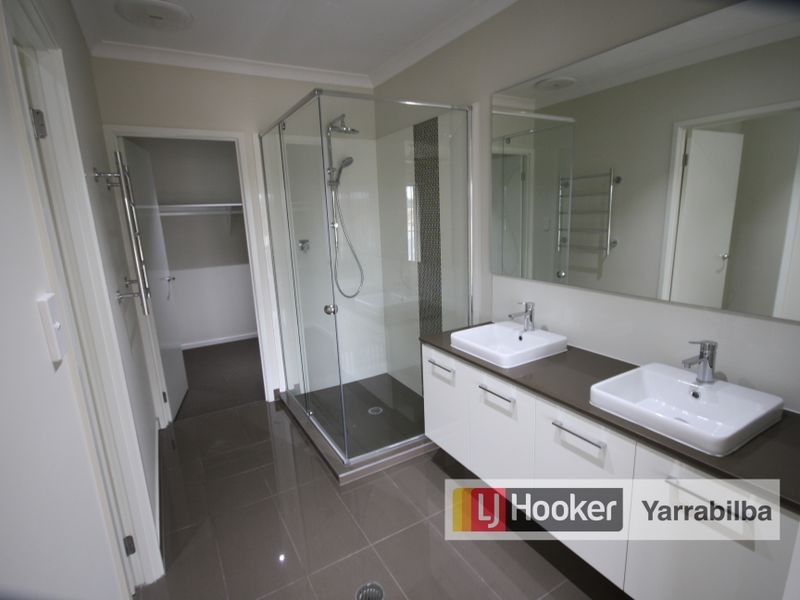 5 Hantlemann Lane, Yarrabilba QLD 4207