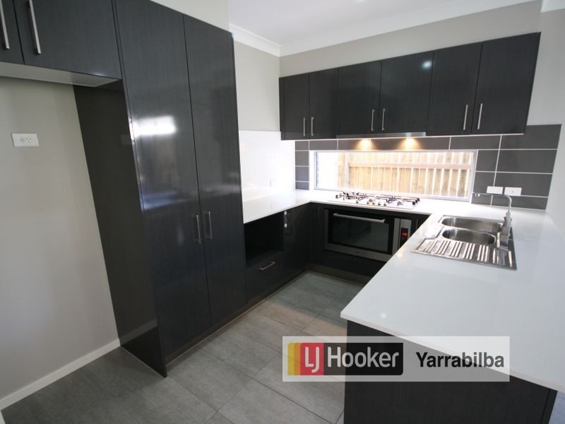 8 Carpenter Street, Yarrabilba QLD 4207