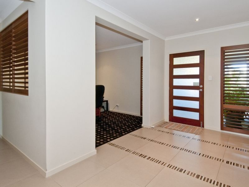 6 Robyn Court, Logan Village QLD 4207