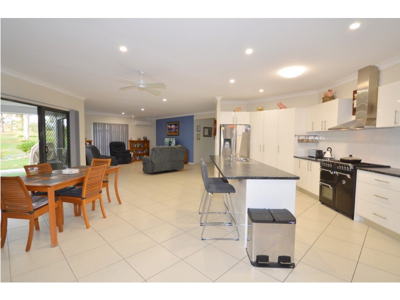 15 Paxton Court, Gleneagle QLD 4285