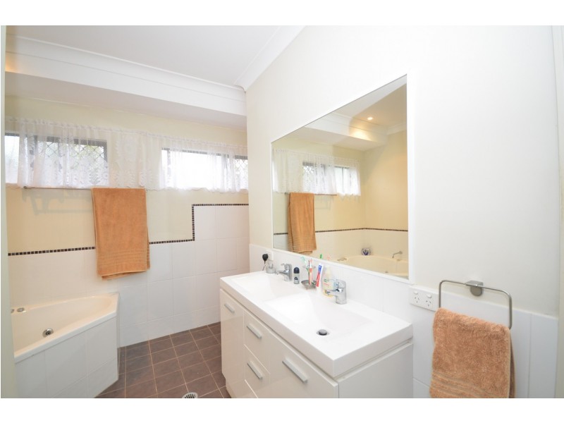 15 Paxton Court, Gleneagle QLD 4285