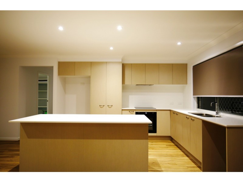 12 Village Court, Logan Village QLD 4207