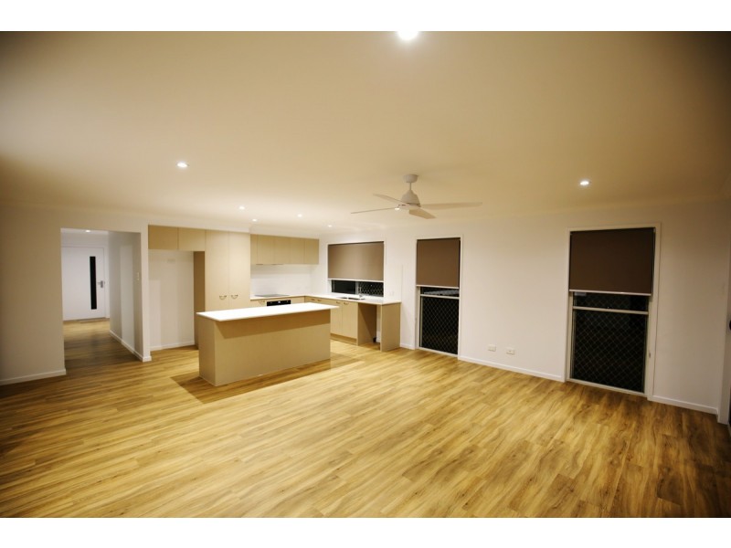 12 Village Court, Logan Village QLD 4207