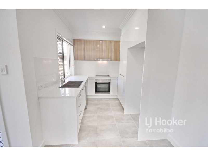 2/13 Chandon Court, Hillcrest QLD 4118