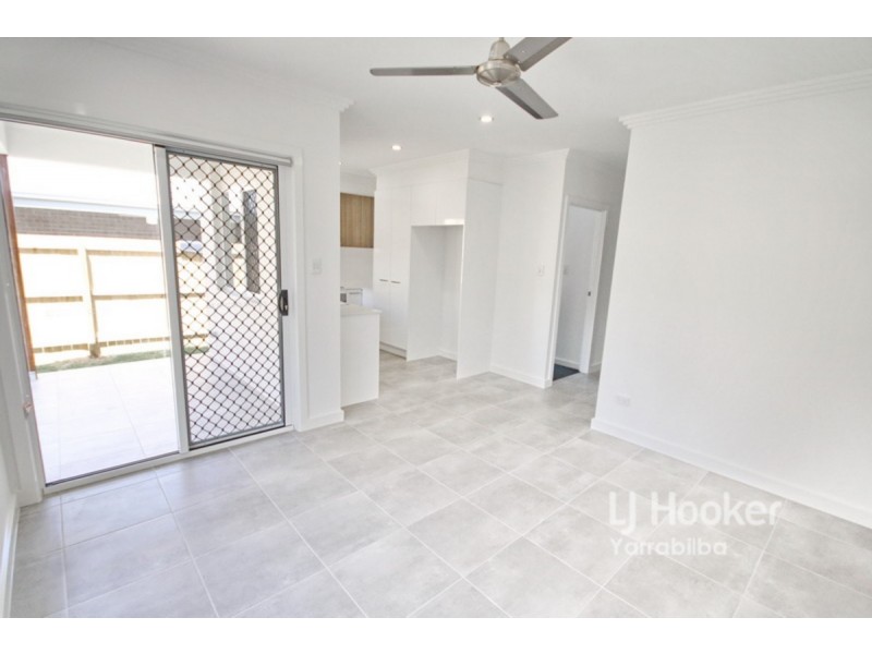 2/13 Chandon Court, Hillcrest QLD 4118