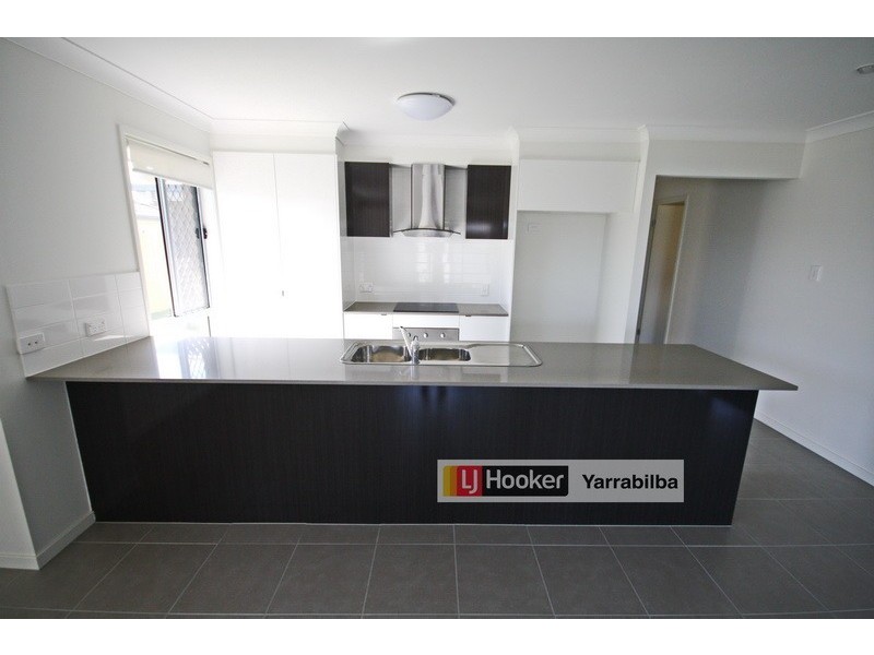 8 Tombay Court, Crestmead QLD 4132