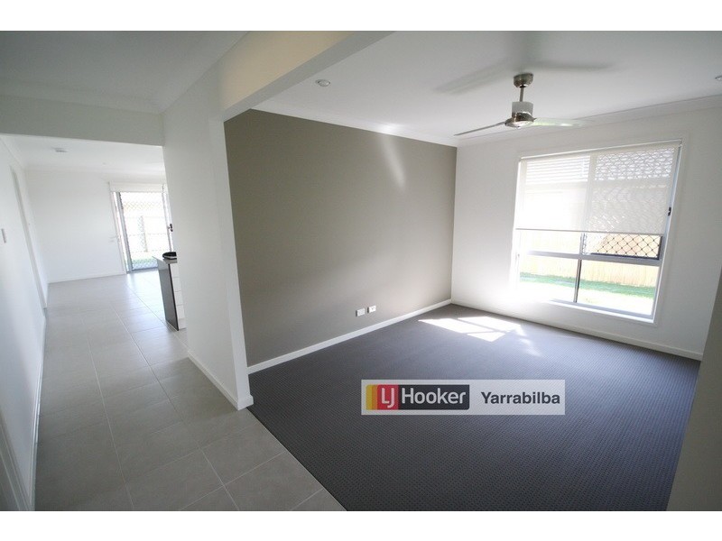 8 Tombay Court, Crestmead QLD 4132