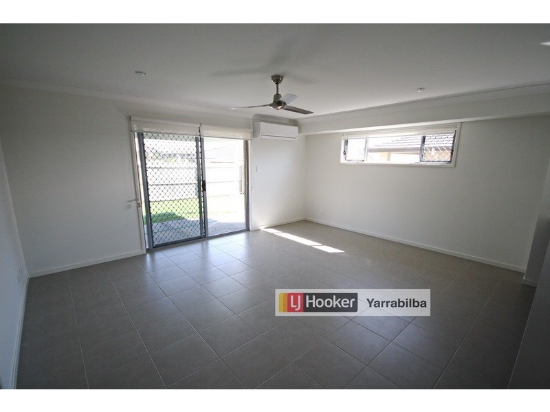 8 Tombay Court, Crestmead QLD 4132