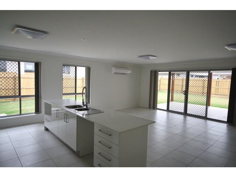 3 Hershey Close, Yarrabilba QLD 4207