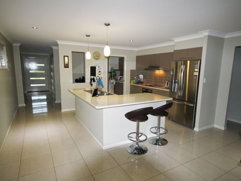 5 Huggins Avenue, Yarrabilba QLD 4207