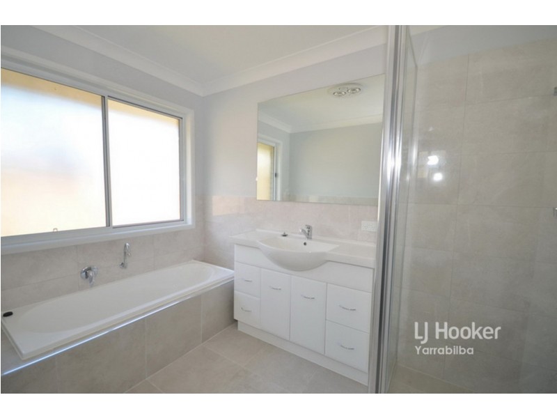 21-23 White Place, Kooralbyn QLD 4285