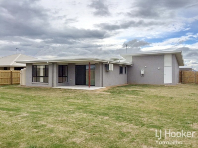 8 Mia Street, Wyreema QLD 4352