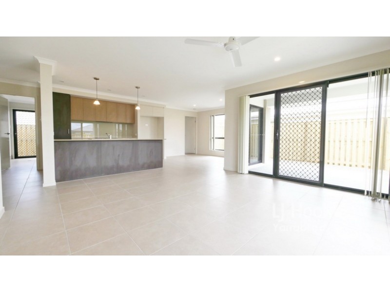 1 Napa Circuit, Holmview QLD 4207