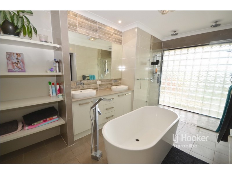 32-34 White Place, Kooralbyn QLD 4285