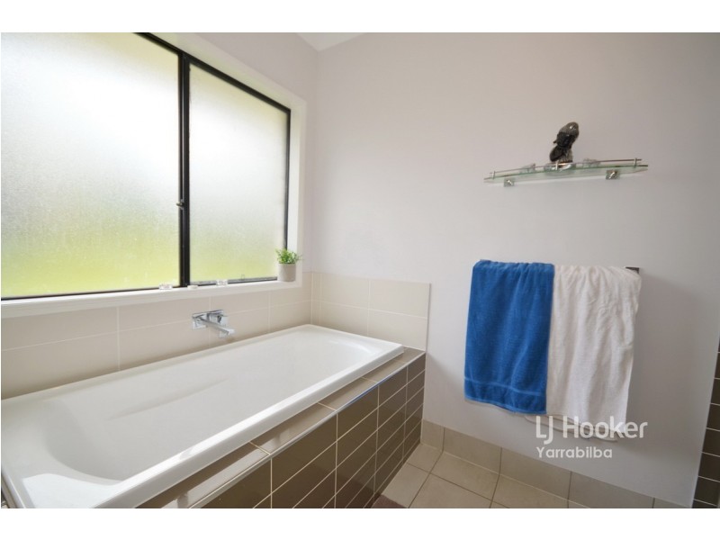 32-34 White Place, Kooralbyn QLD 4285